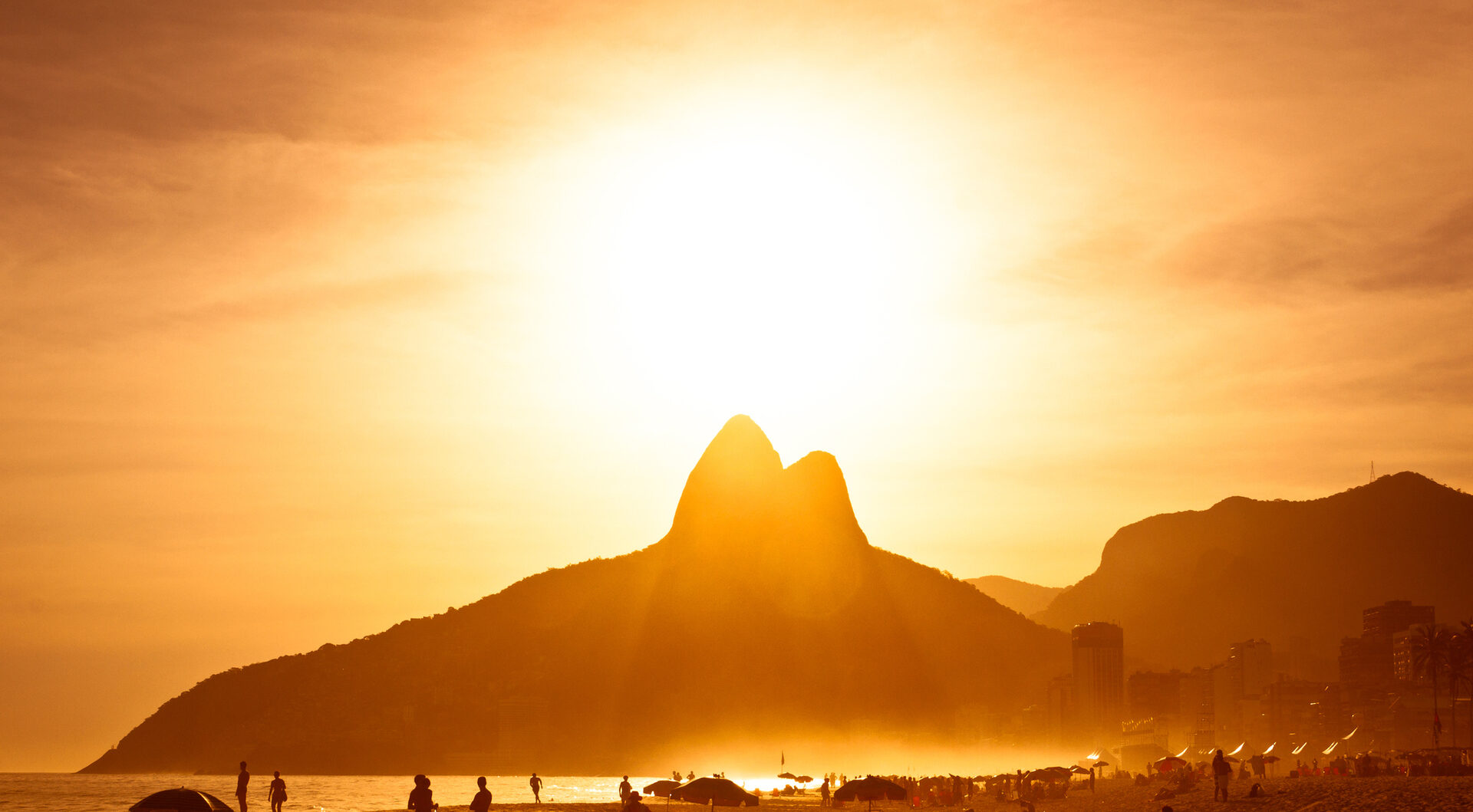 PÔR DO SOL NA PRAIA DE IPANEMA TURISMO NO RIO DE JANEIRO EXCURSÕES NO RIO DE JANEIRO