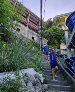 FAVELA WALKING TOUR FAVELAS DO RIO DE JANEIRO TOUR NA FAVELATOUR NA FAVELA Favela tour com guia local Melhor favela tour Rio de Janeiro Favela tour seguro Tour Rocinha com transporte